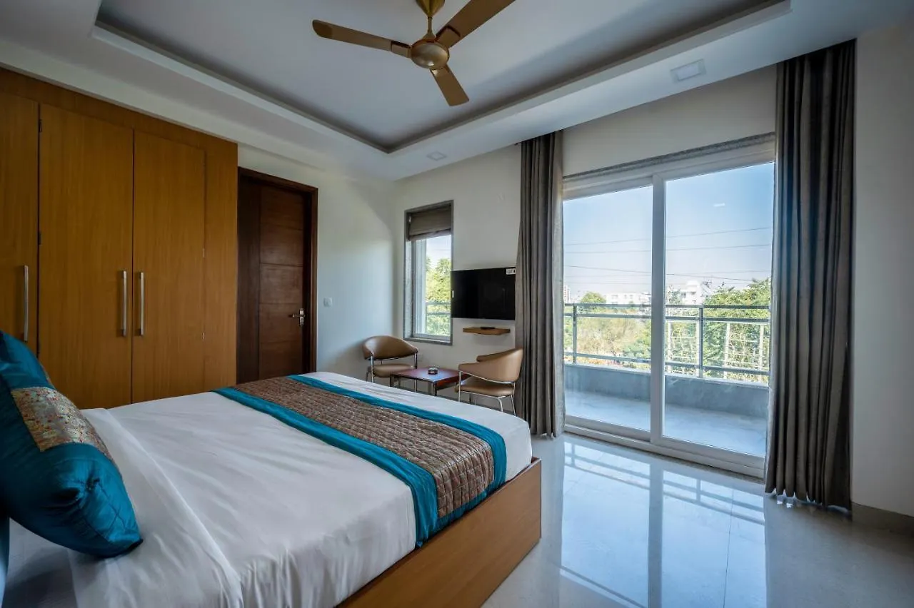 The Palms Inn I Near Medanta Medicity I Sec-38 Gurgaon