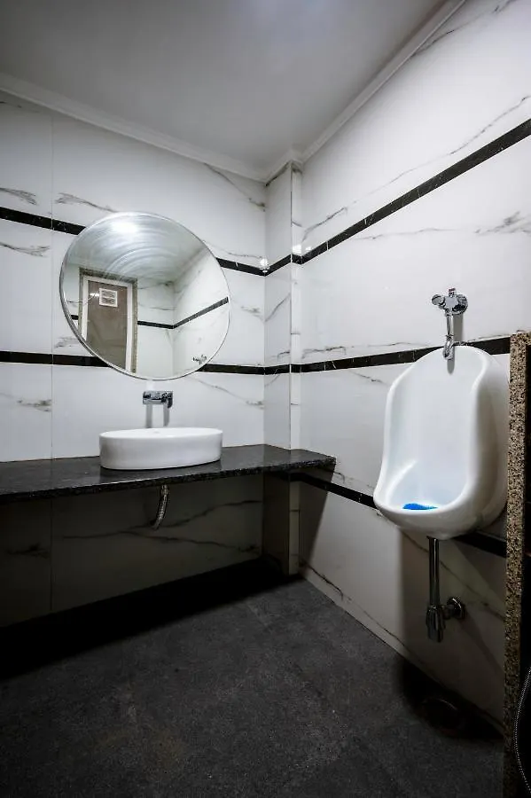 The Palms Inn I Near Medanta Medicity I Sec-38 Gurgaon