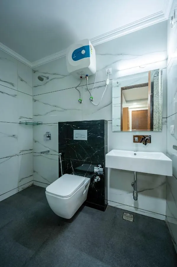 *** Hotel The Palms Inn I Near Medanta Medicity I Sec-38 Gurgaon India