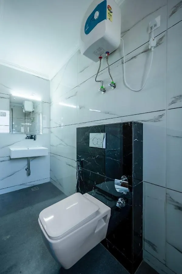 The Palms Inn I Near Medanta Medicity I Sec-38 Gurgaon Hotel