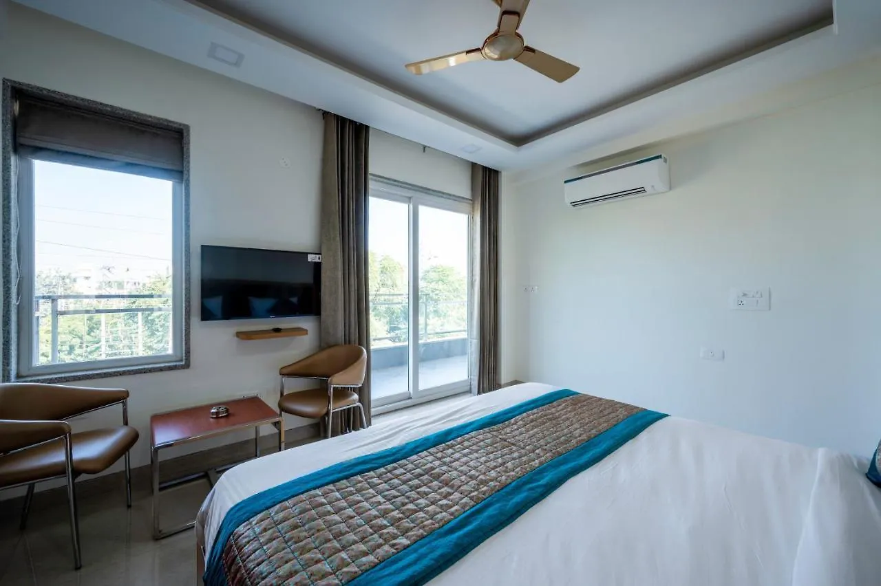 The Palms Inn I Near Medanta Medicity I Sec-38 Gurgaon