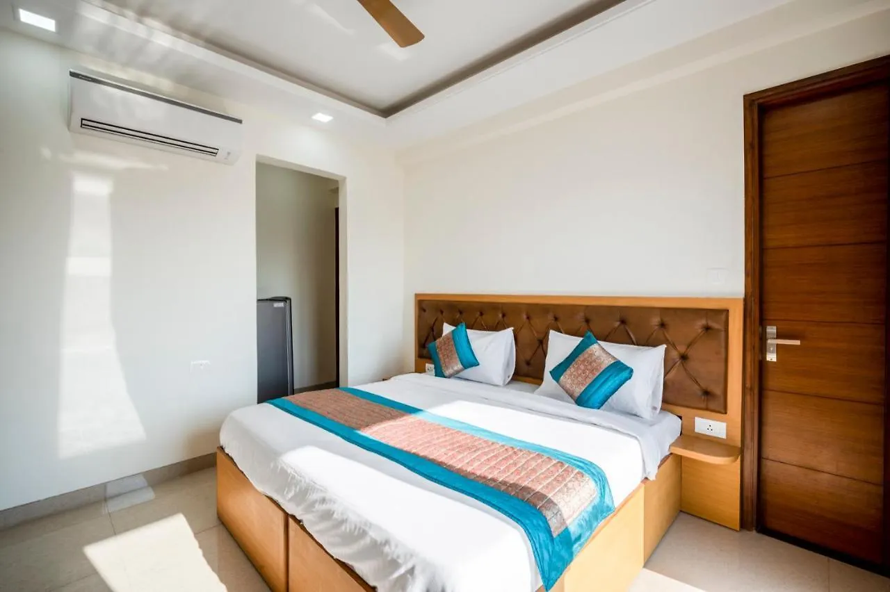 Hotel The Palms Inn I Near Medanta Medicity I Sec-38 Gurgaon